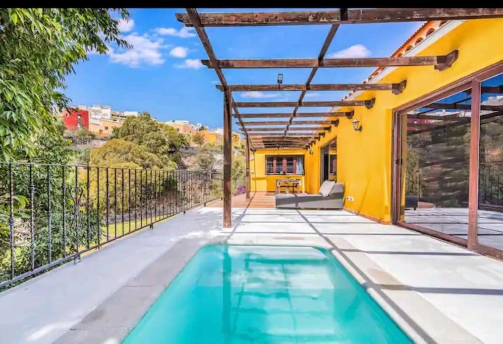 Casa Canaria Moderna *